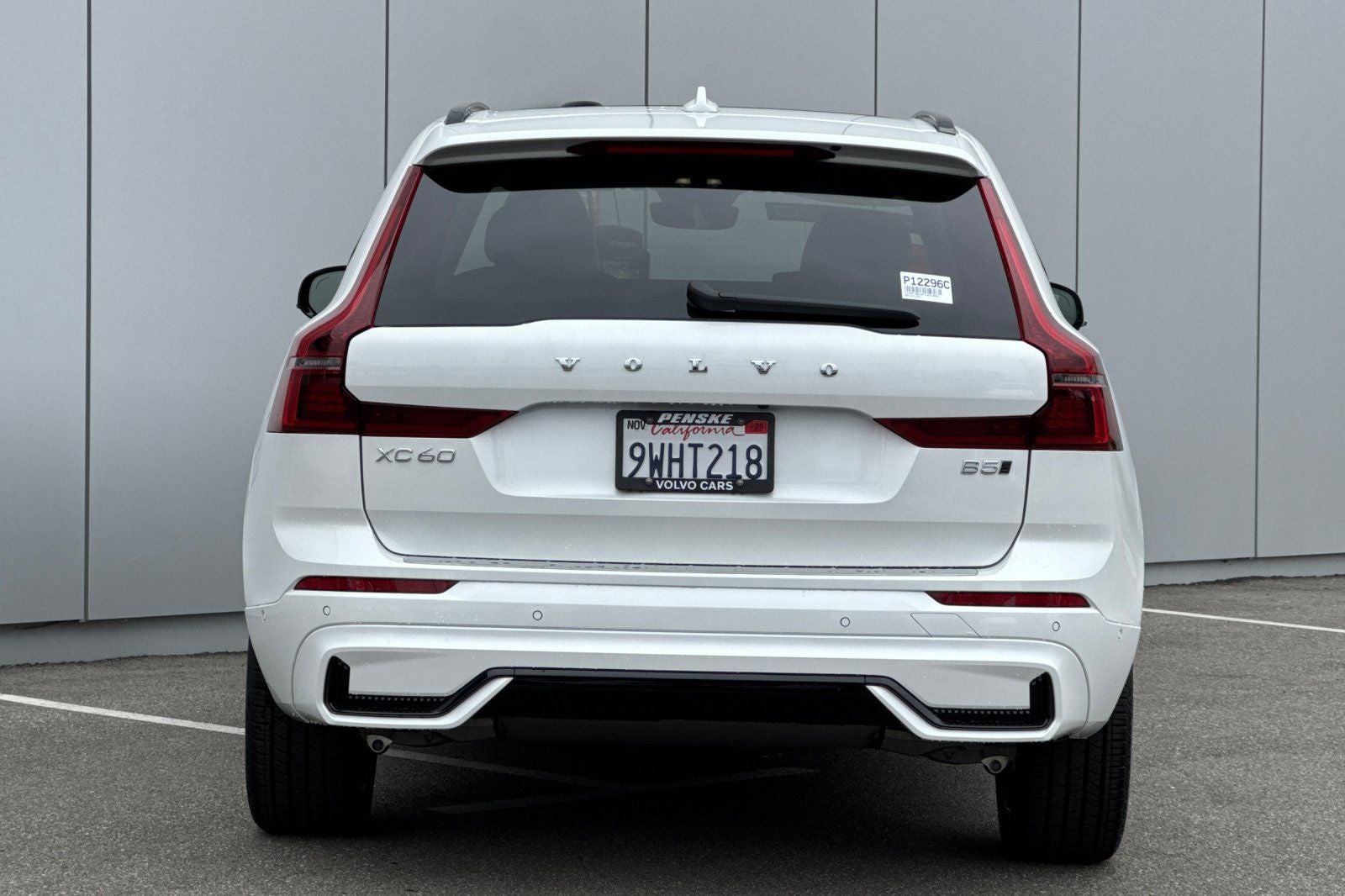 2026 Volvo XC60 B5 Plus