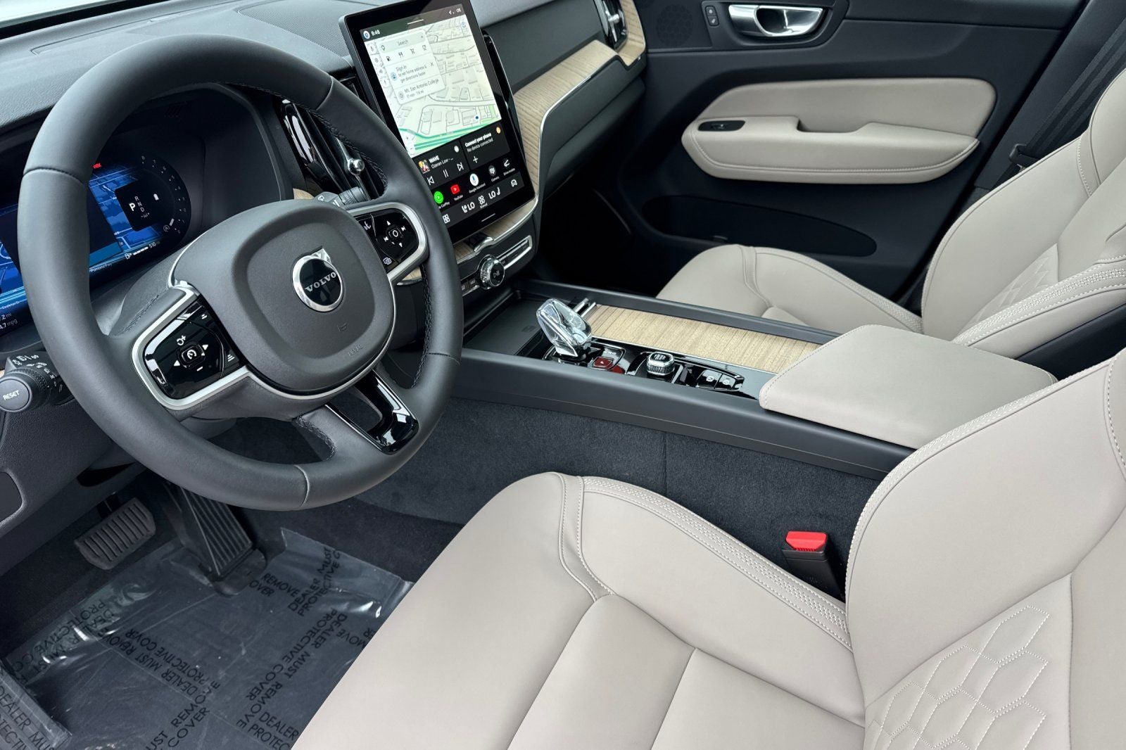 2026 Volvo XC60 B5 Plus