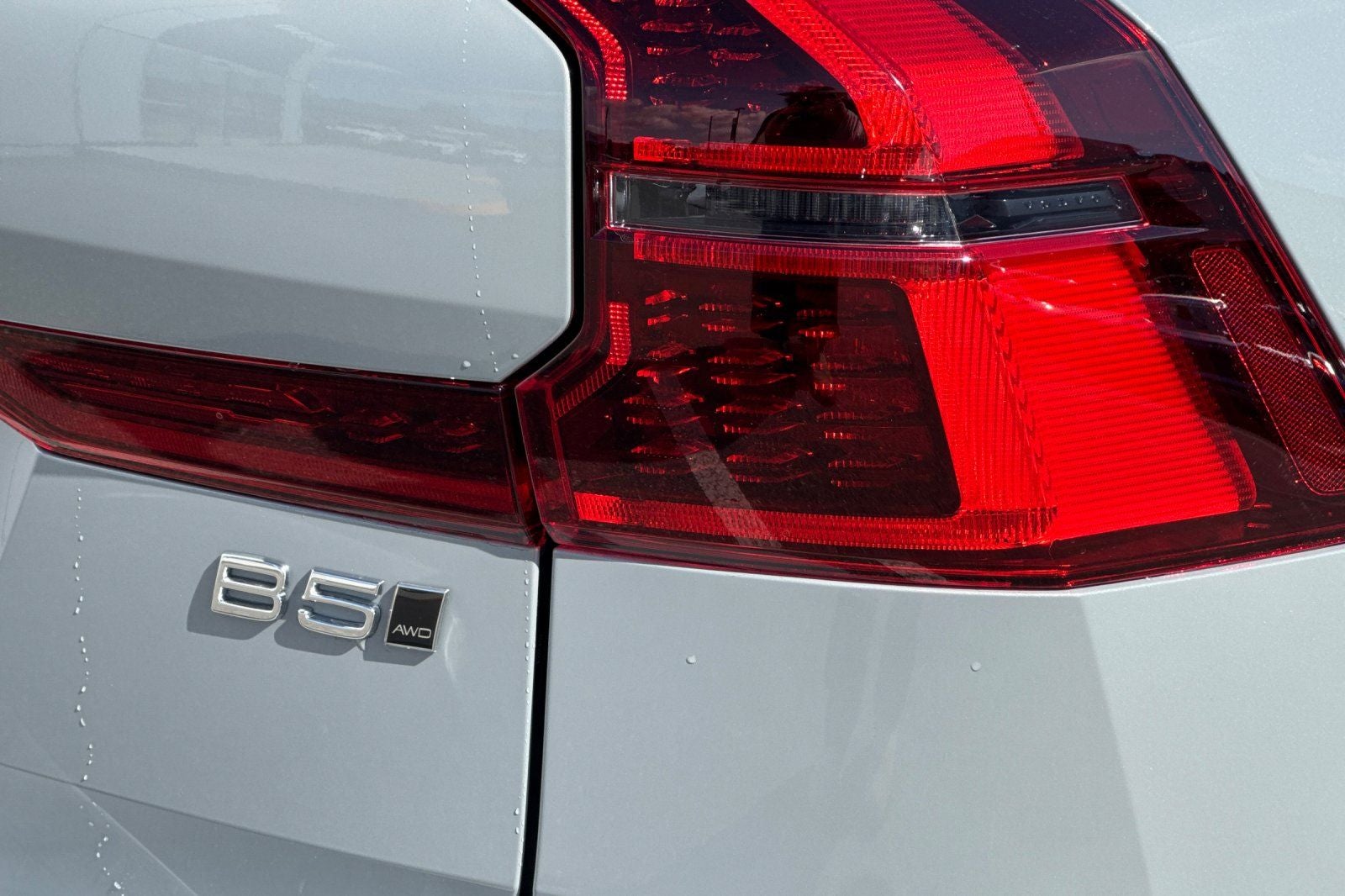 2026 Volvo XC60 B5 Plus
