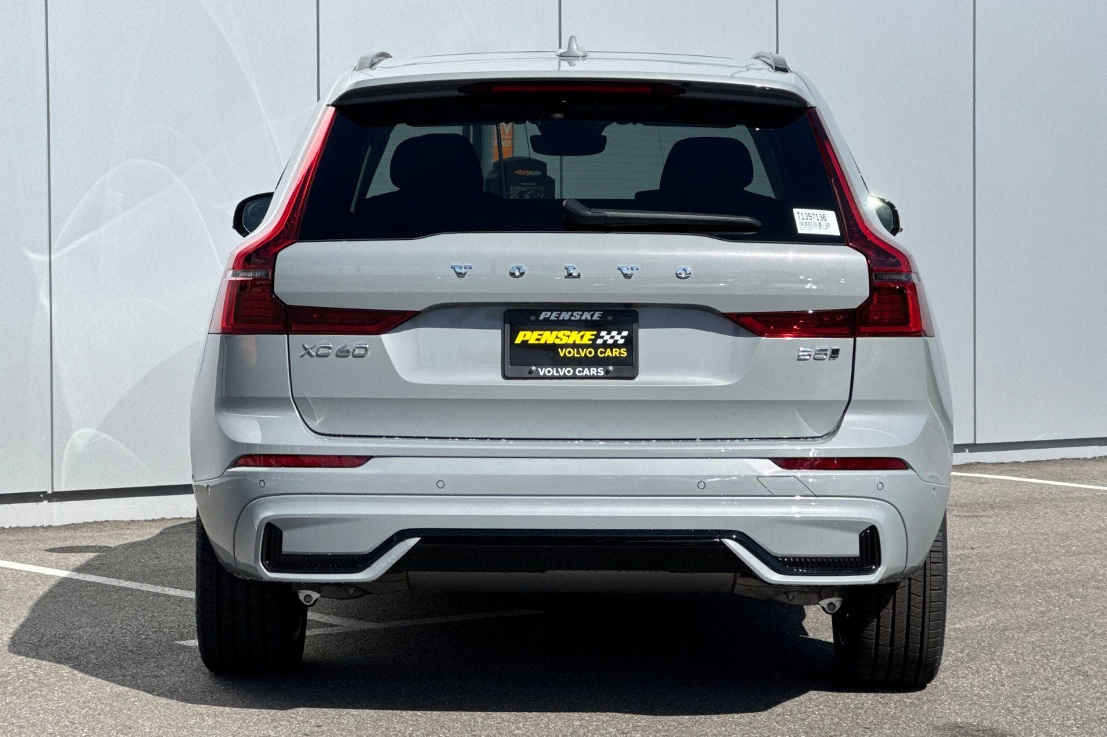 2026 Volvo XC60 B5 Plus