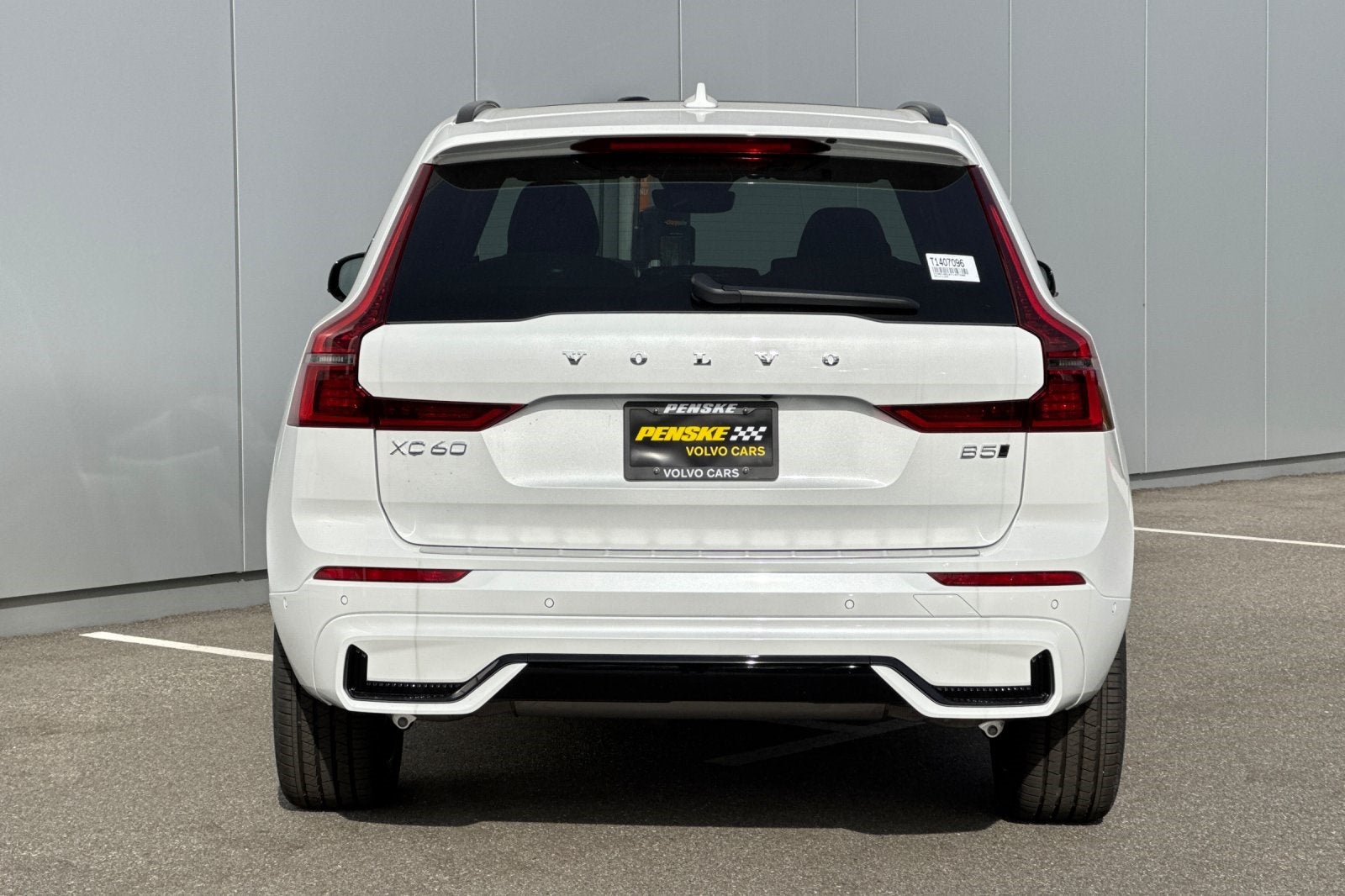 2026 Volvo XC60 B5 Plus