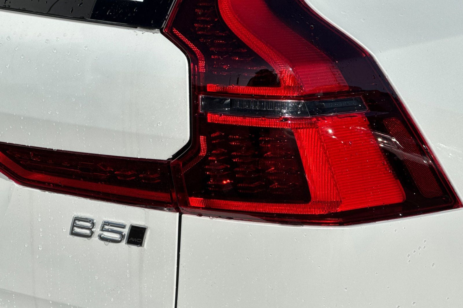 2026 Volvo XC60 B5 Plus