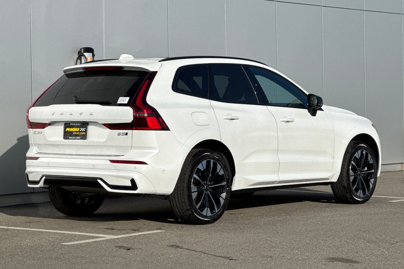 2026 Volvo XC60 B5 Plus