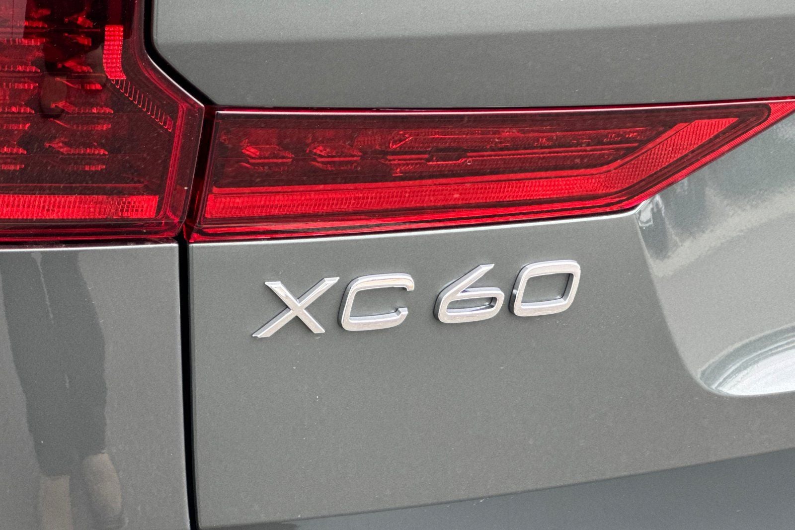 2026 Volvo XC60 B5 Plus