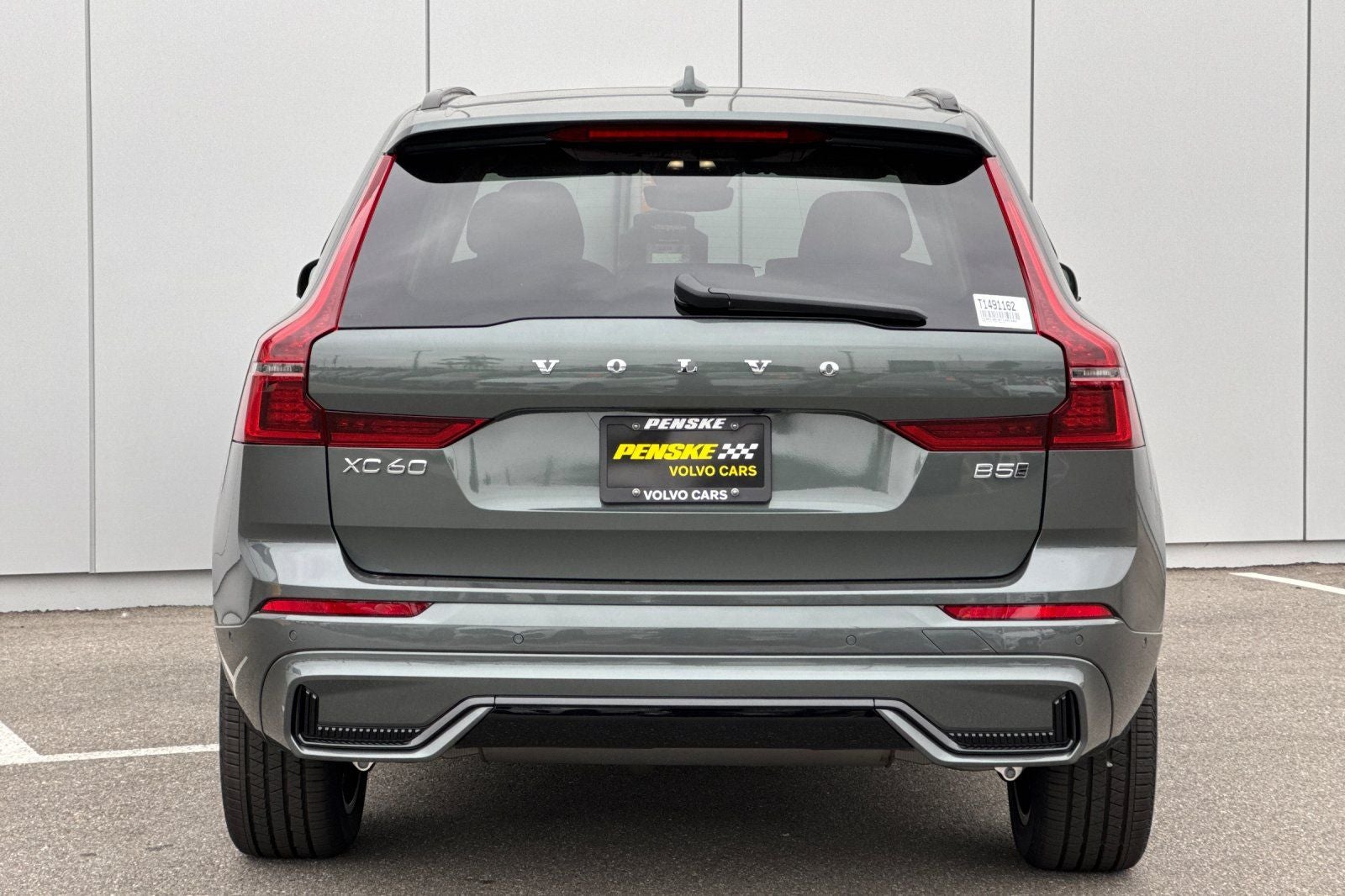 2026 Volvo XC60 B5 Plus