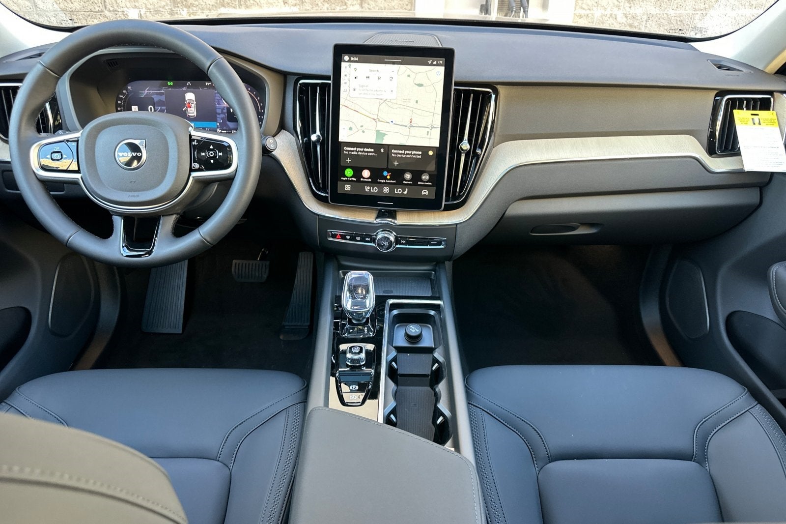 2026 Volvo XC60 B5 Plus