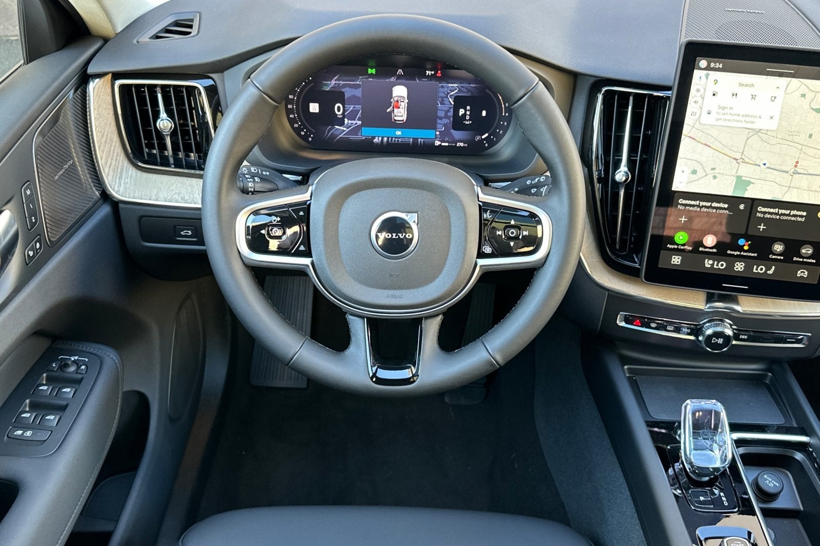 2026 Volvo XC60 B5 Plus