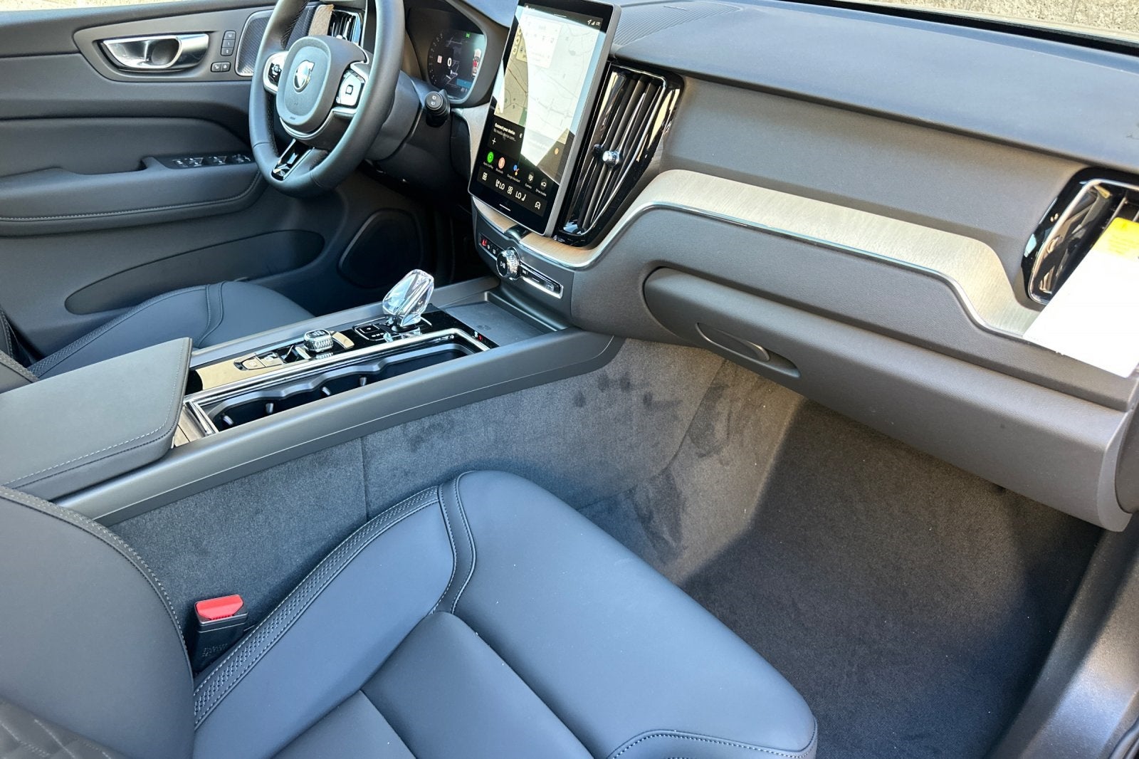 2026 Volvo XC60 B5 Plus