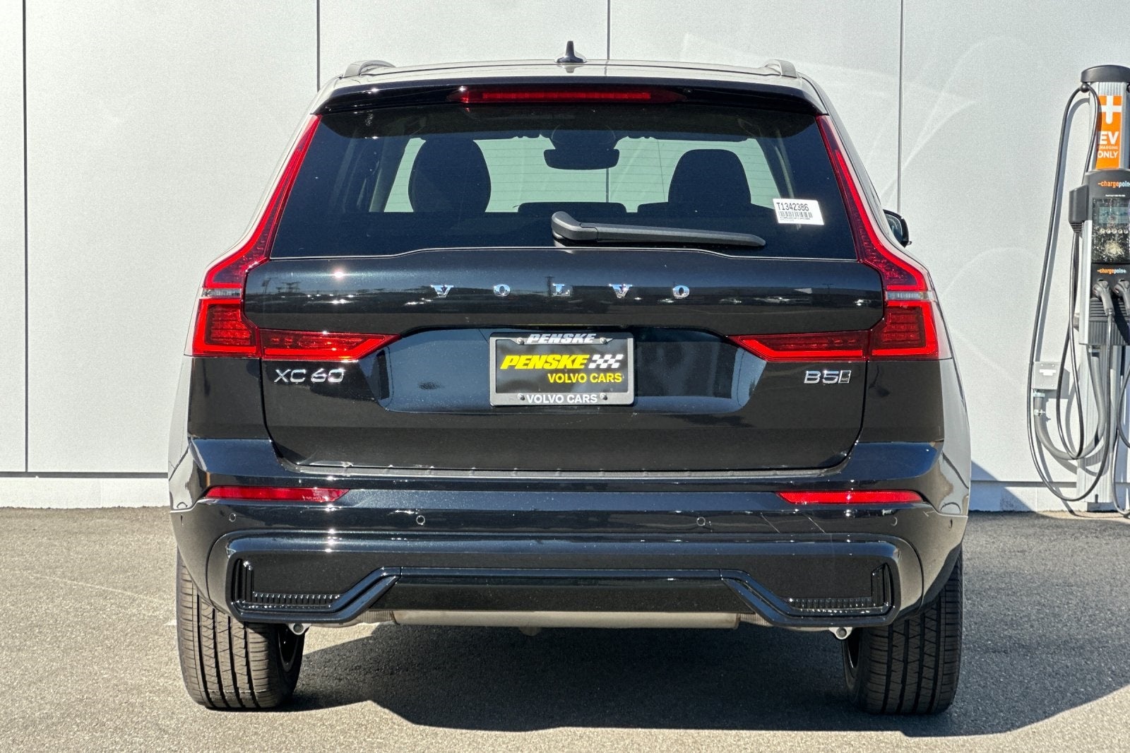 2026 Volvo XC60 B5 Plus