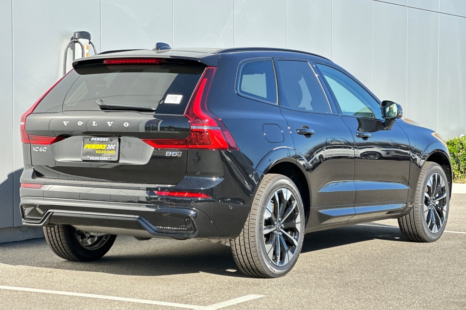 2026 Volvo XC60 B5 Plus