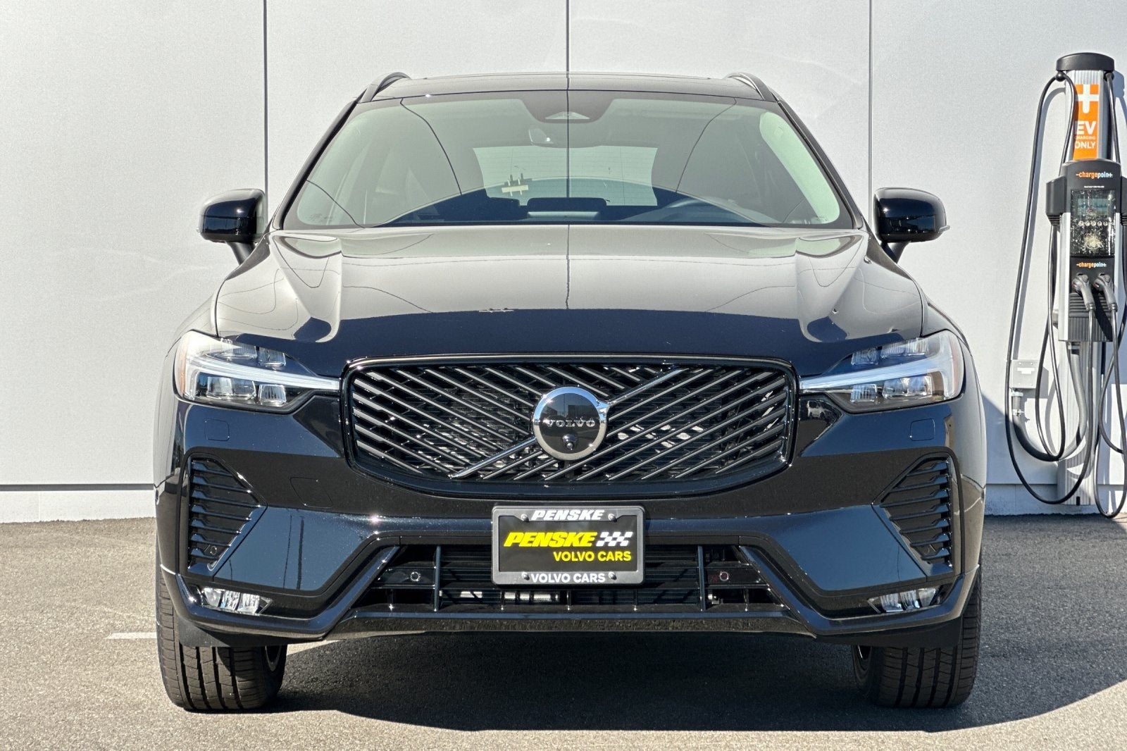 2026 Volvo XC60 B5 Plus