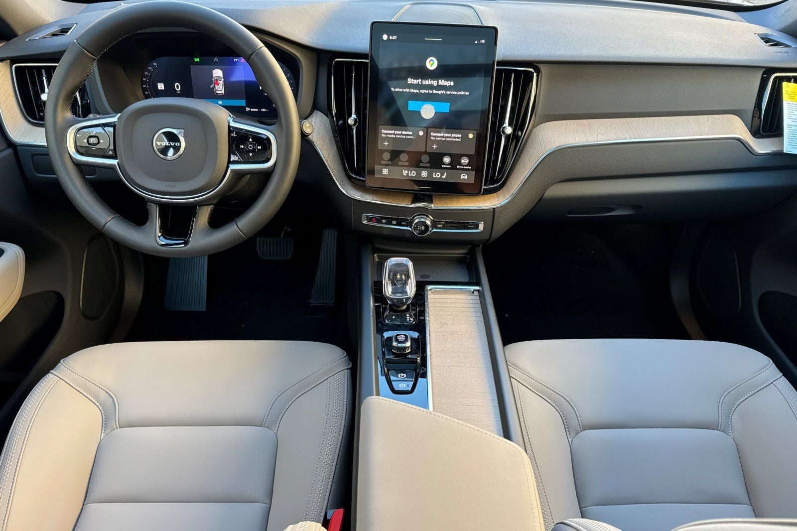 2026 Volvo XC60 B5 Plus