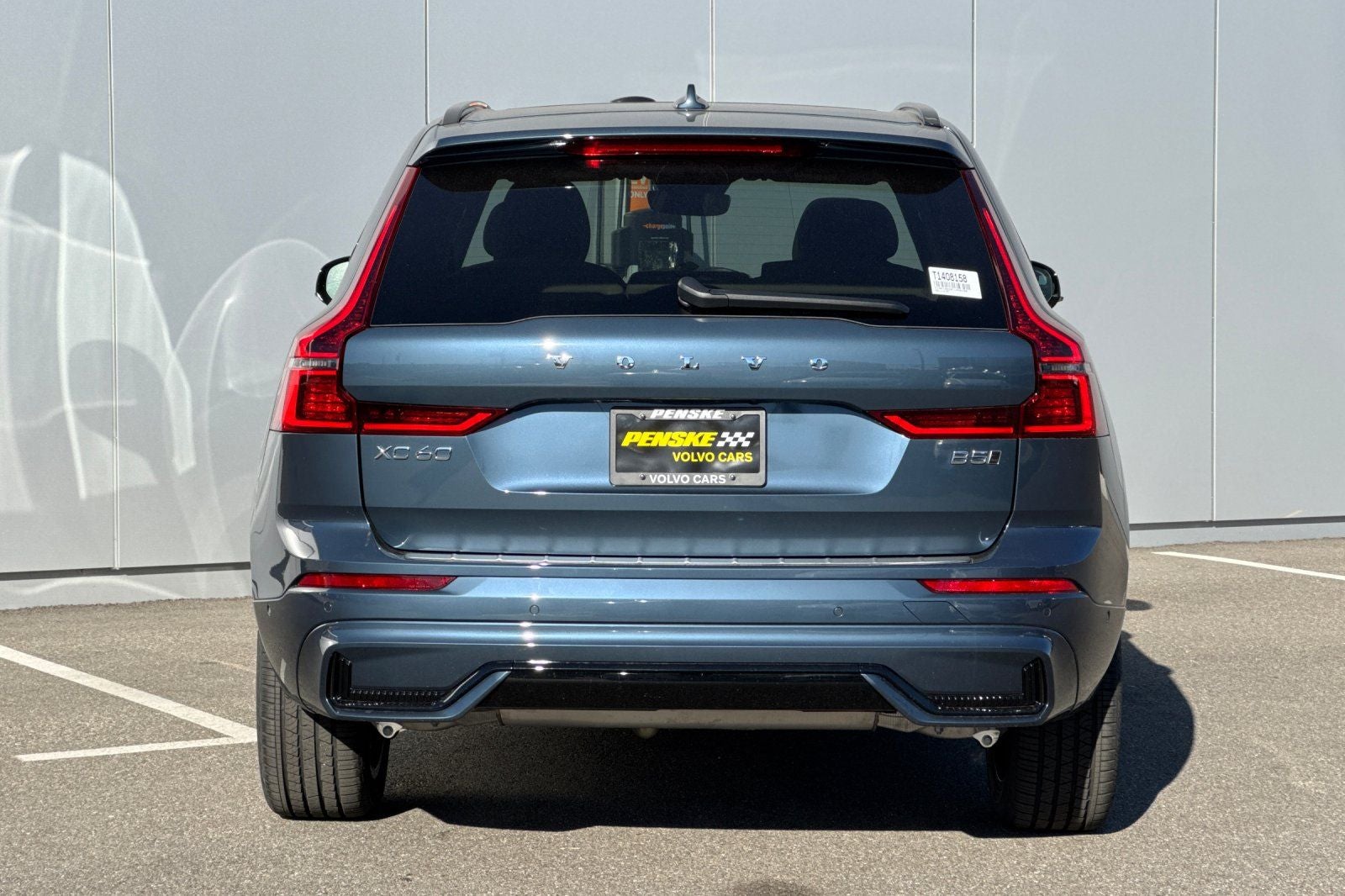 2026 Volvo XC60 B5 Plus