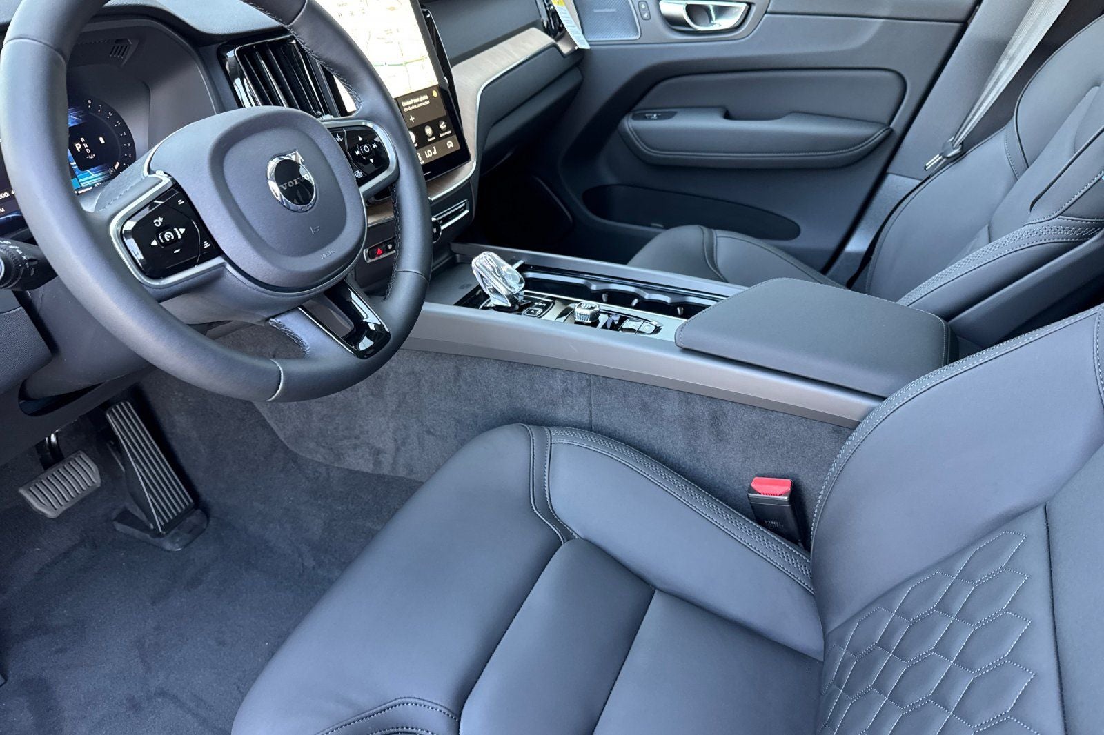 2026 Volvo XC60 B5 Plus