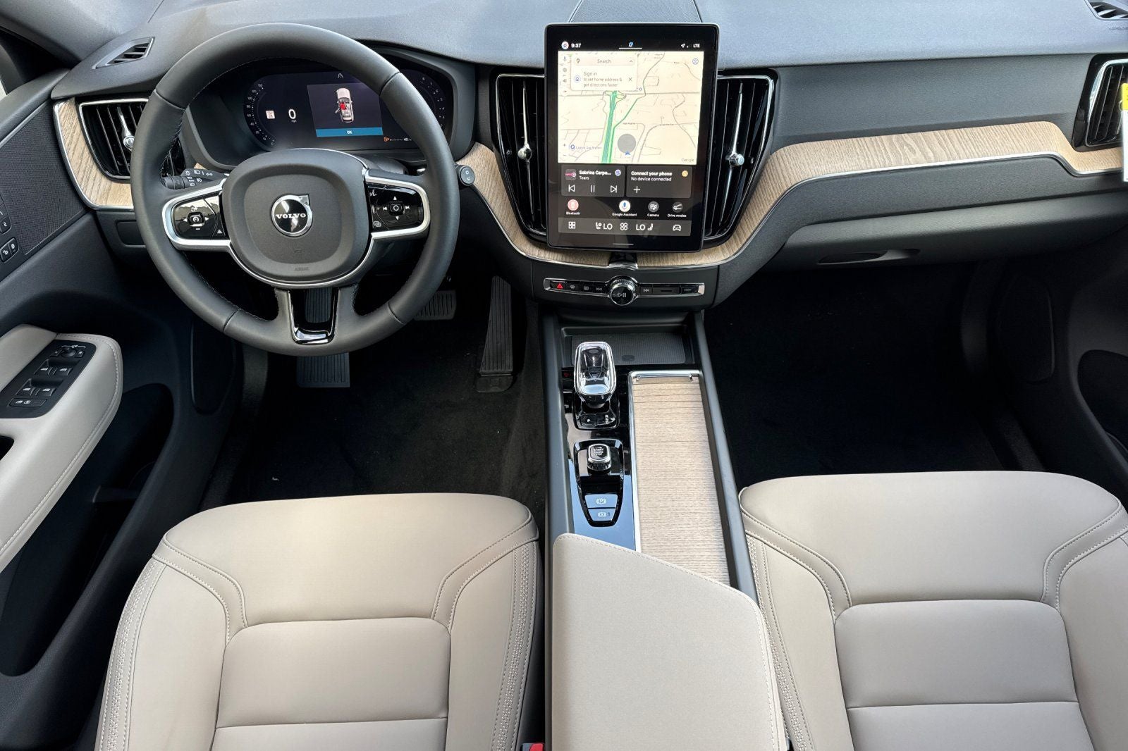 2026 Volvo XC60 B5 Plus