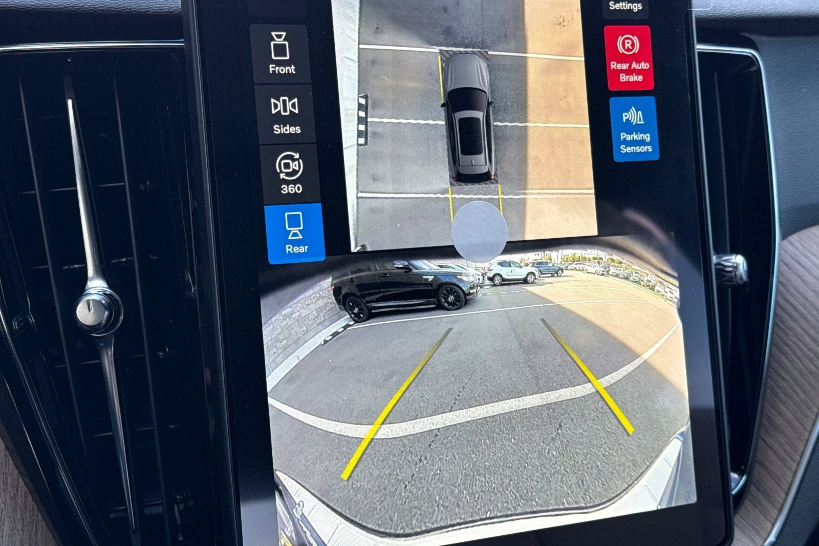 2026 Volvo XC60 B5 Plus