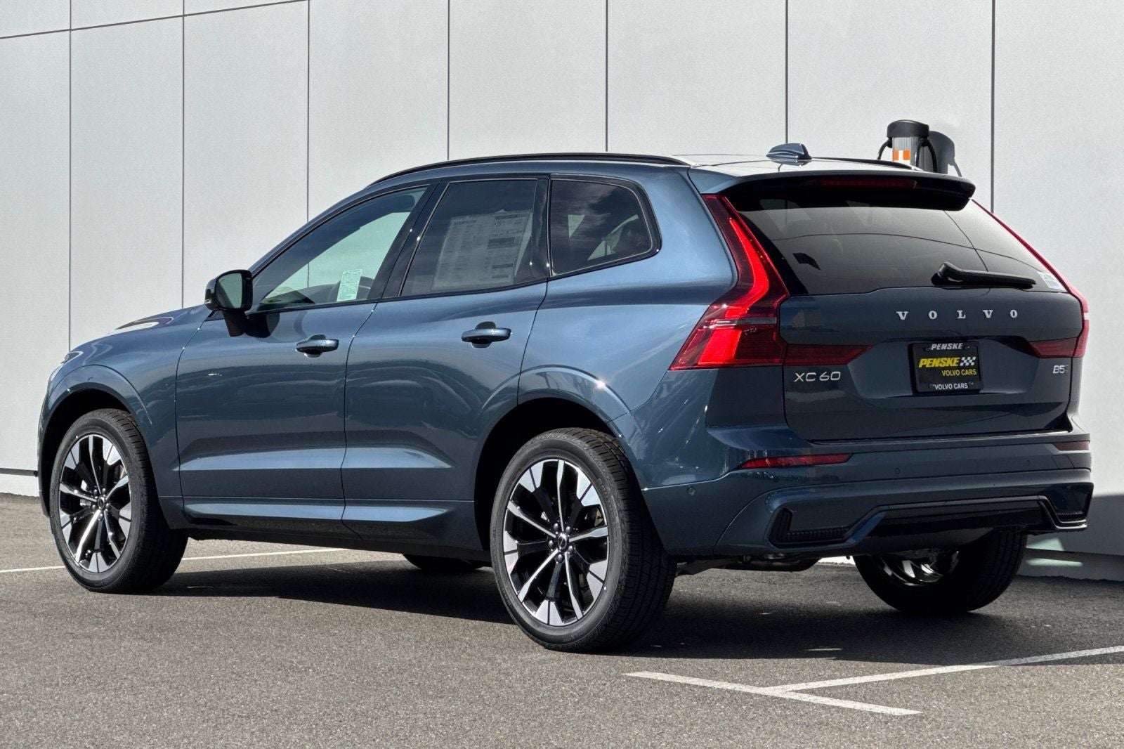 2026 Volvo XC60 B5 Plus