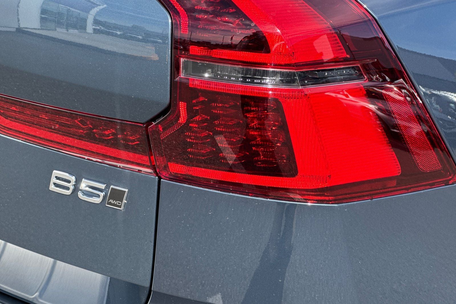 2026 Volvo XC60 B5 Plus