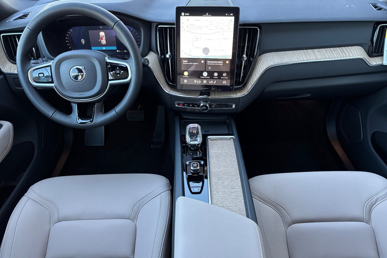 2026 Volvo XC60 B5 Plus