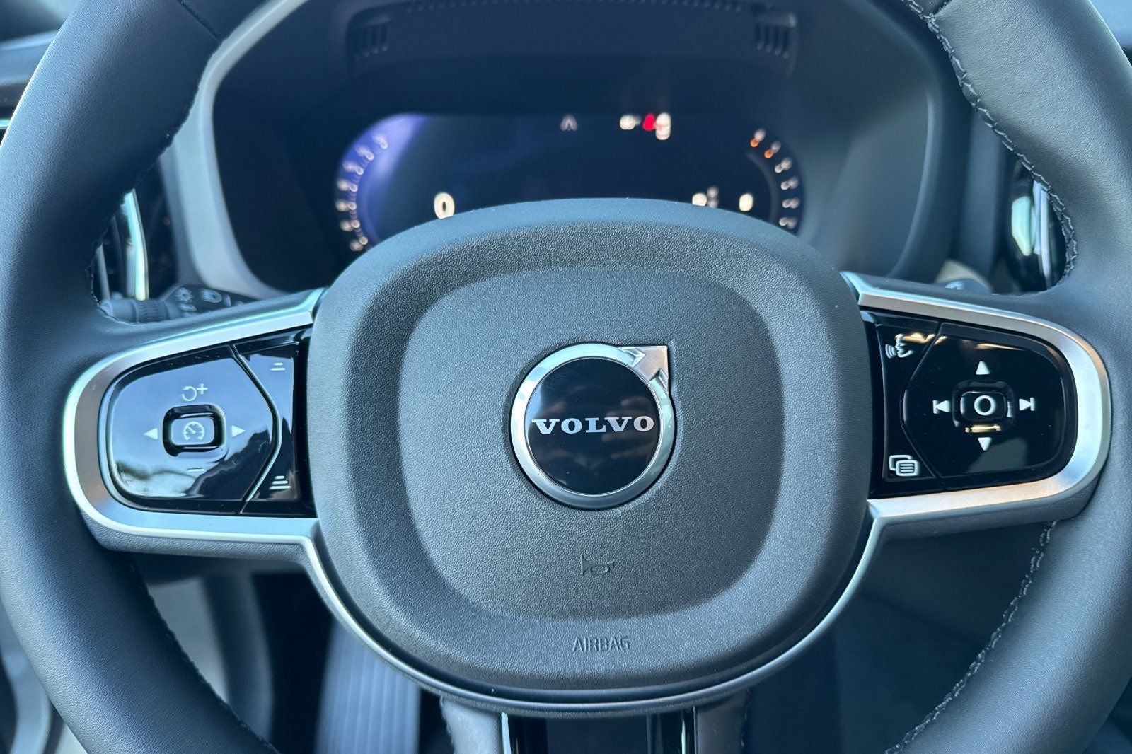 2026 Volvo XC60 B5 Plus