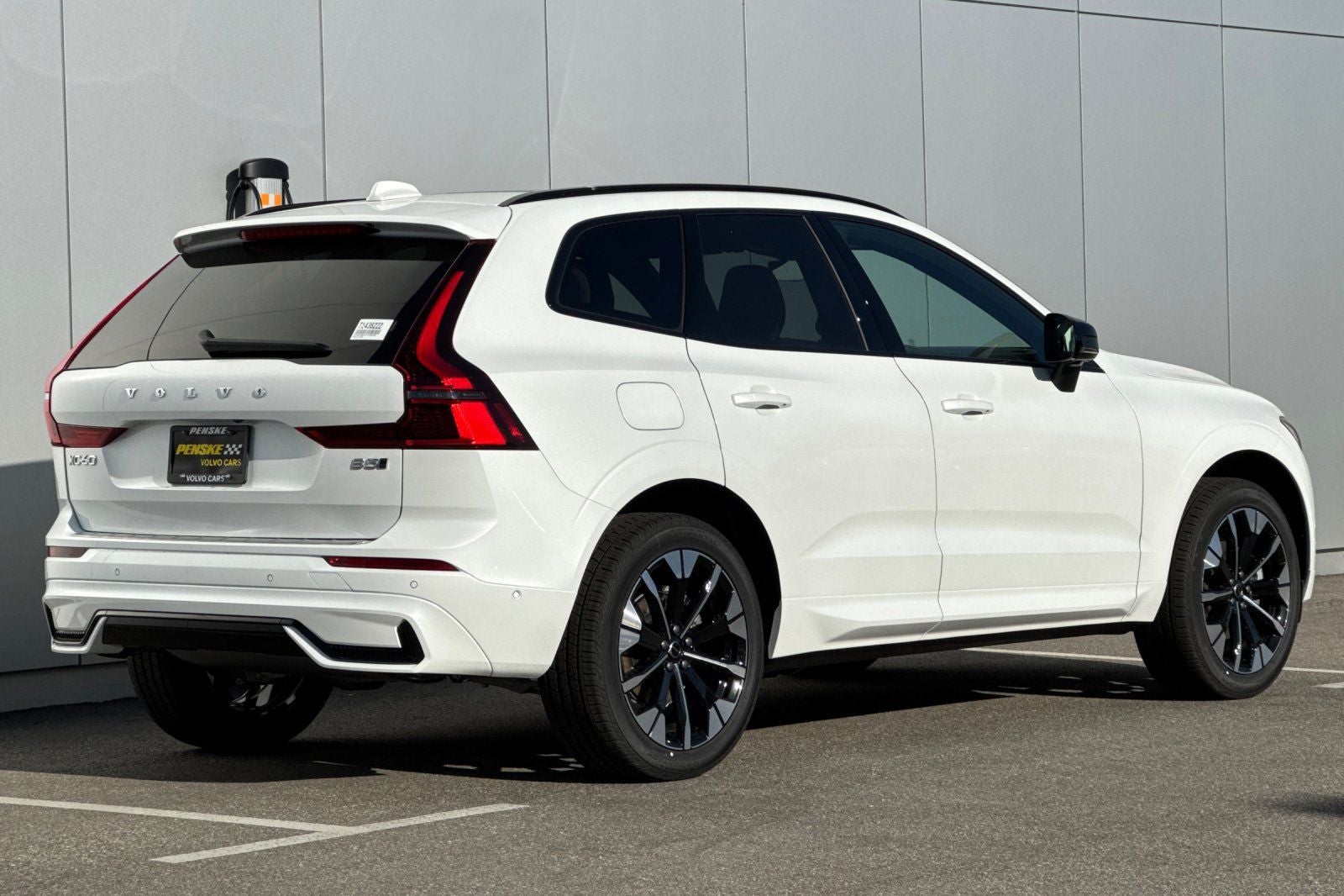 2026 Volvo XC60 B5 Plus
