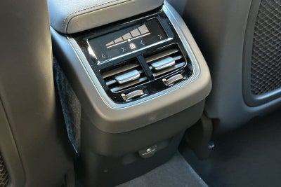 2026 Volvo XC60 B5 Ultra Black Edition