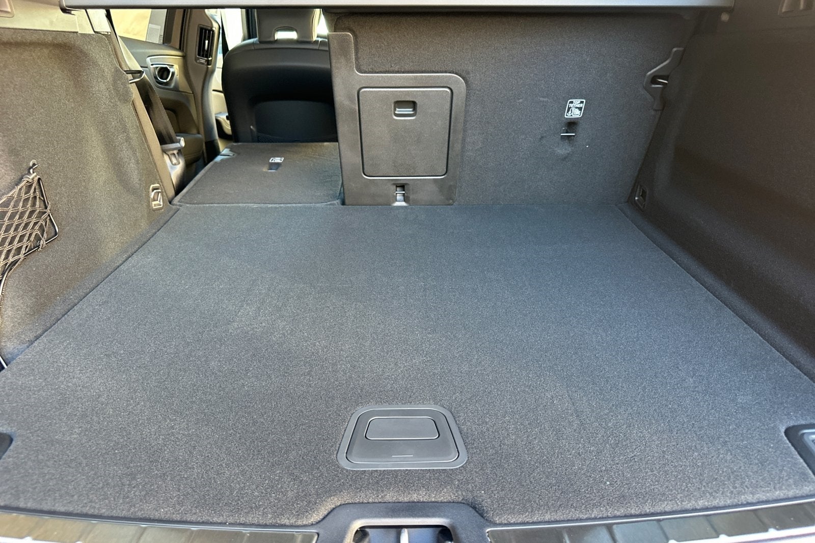 2026 Volvo XC60 B5 Ultra Black Edition