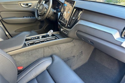 2026 Volvo XC60 B5 Ultra Black Edition