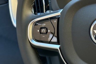 2026 Volvo XC60 B5 Ultra Black Edition