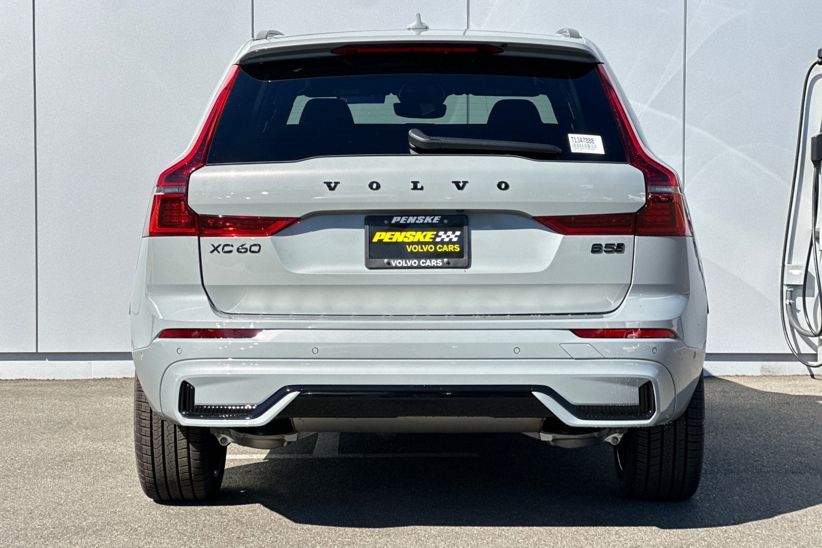 2026 Volvo XC60 B5 Ultra Black Edition