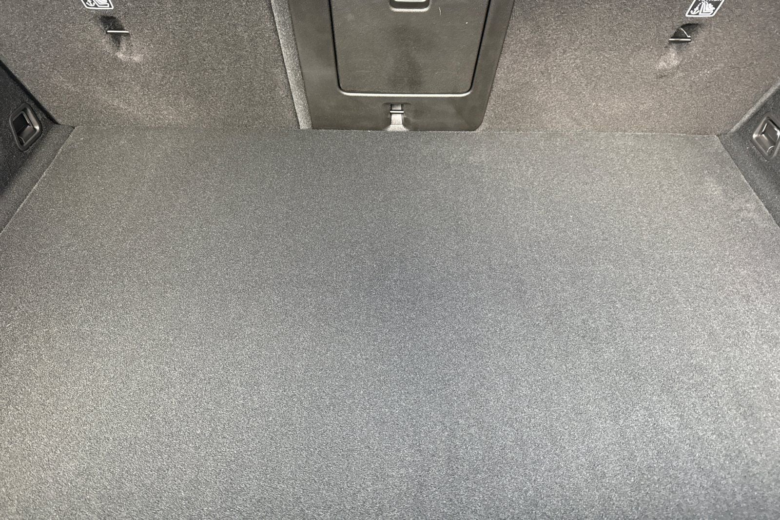 2026 Volvo XC60 B5 Ultra Black Edition