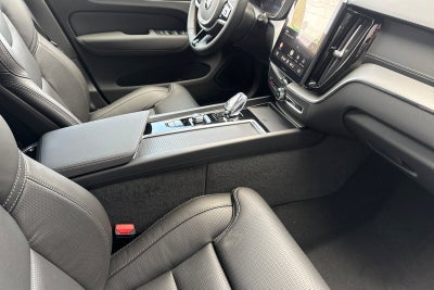 2026 Volvo XC60 B5 Ultra Black Edition