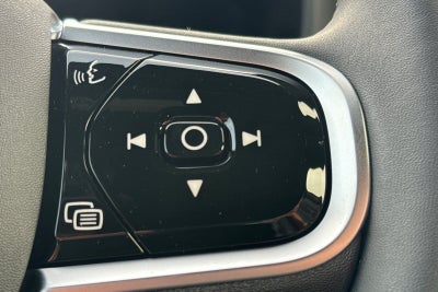 2026 Volvo XC60 B5 Ultra Black Edition