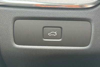 2026 Volvo XC60 B5 Ultra Black Edition