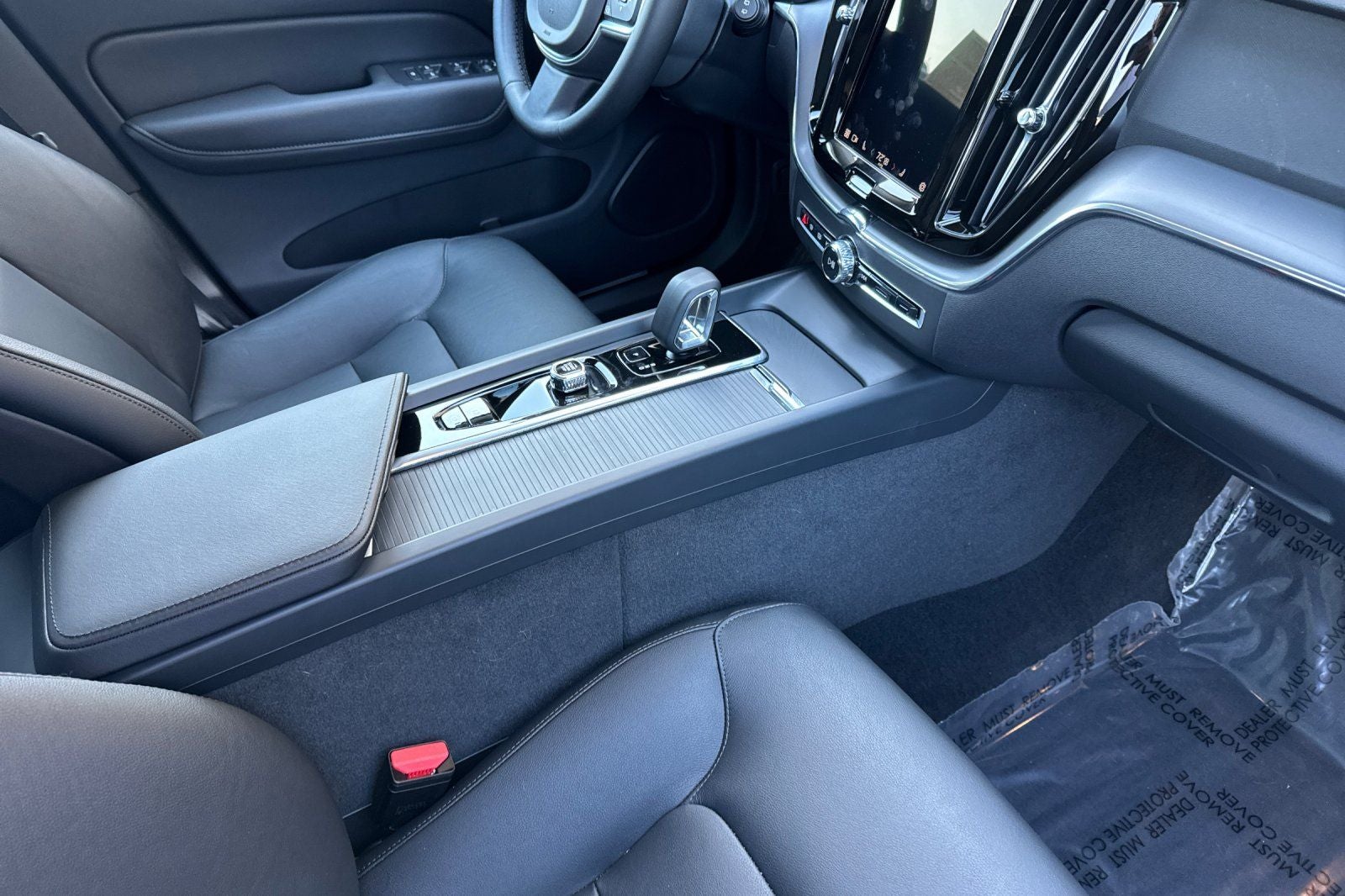 2025 Volvo XC60 B5 Core