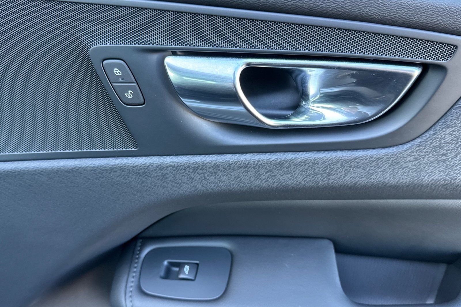 2025 Volvo XC60 B5 Core