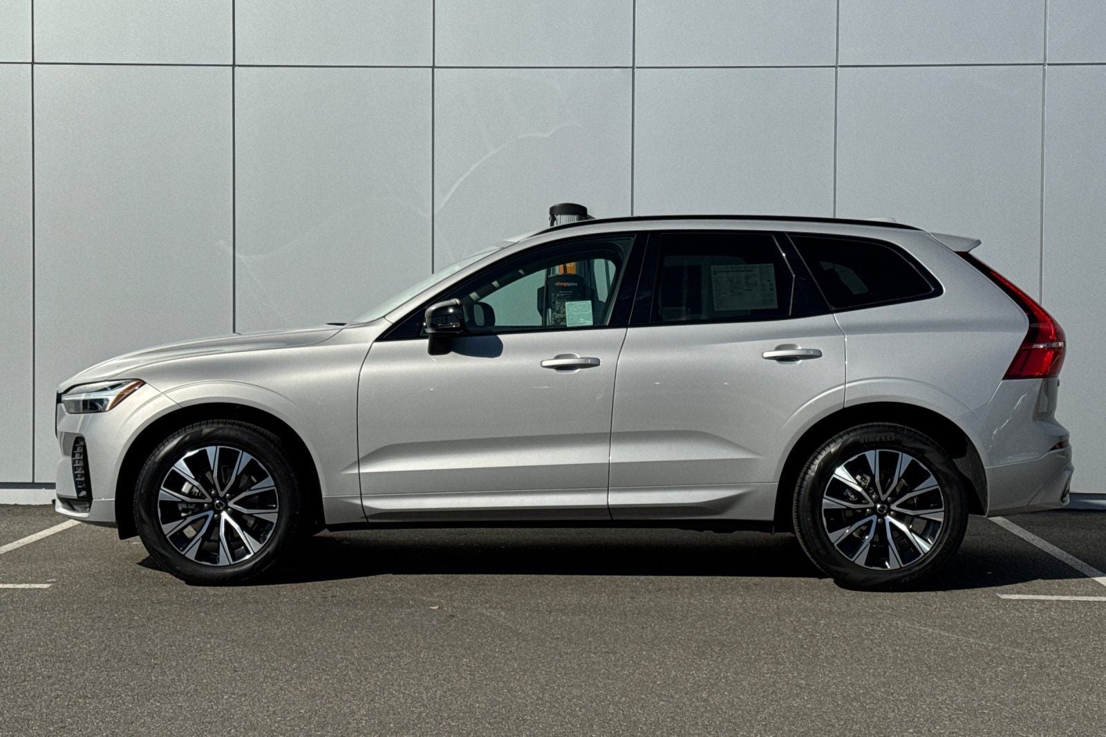 2025 Volvo XC60 B5 Core