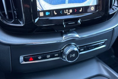 2025 Volvo XC60 B5 Core