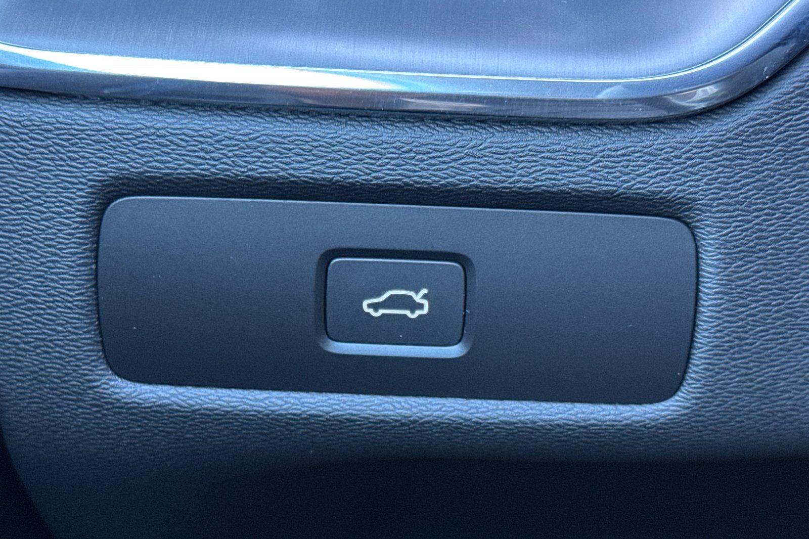 2025 Volvo XC60 B5 Core