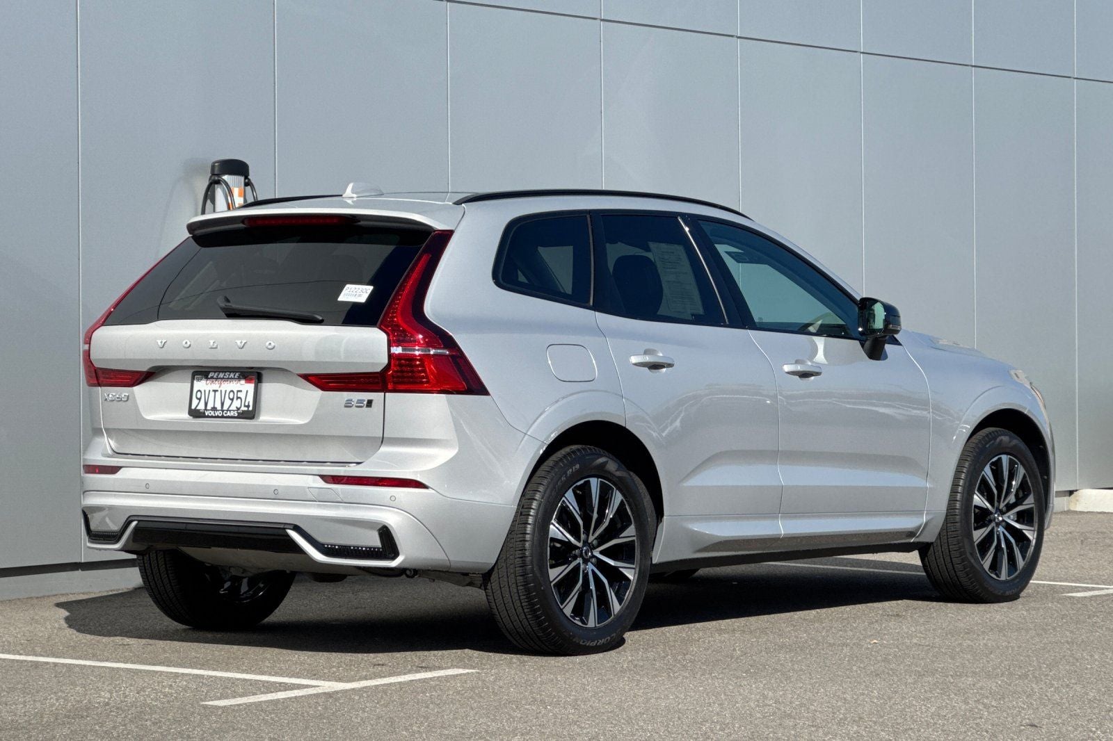 2025 Volvo XC60 B5 Core