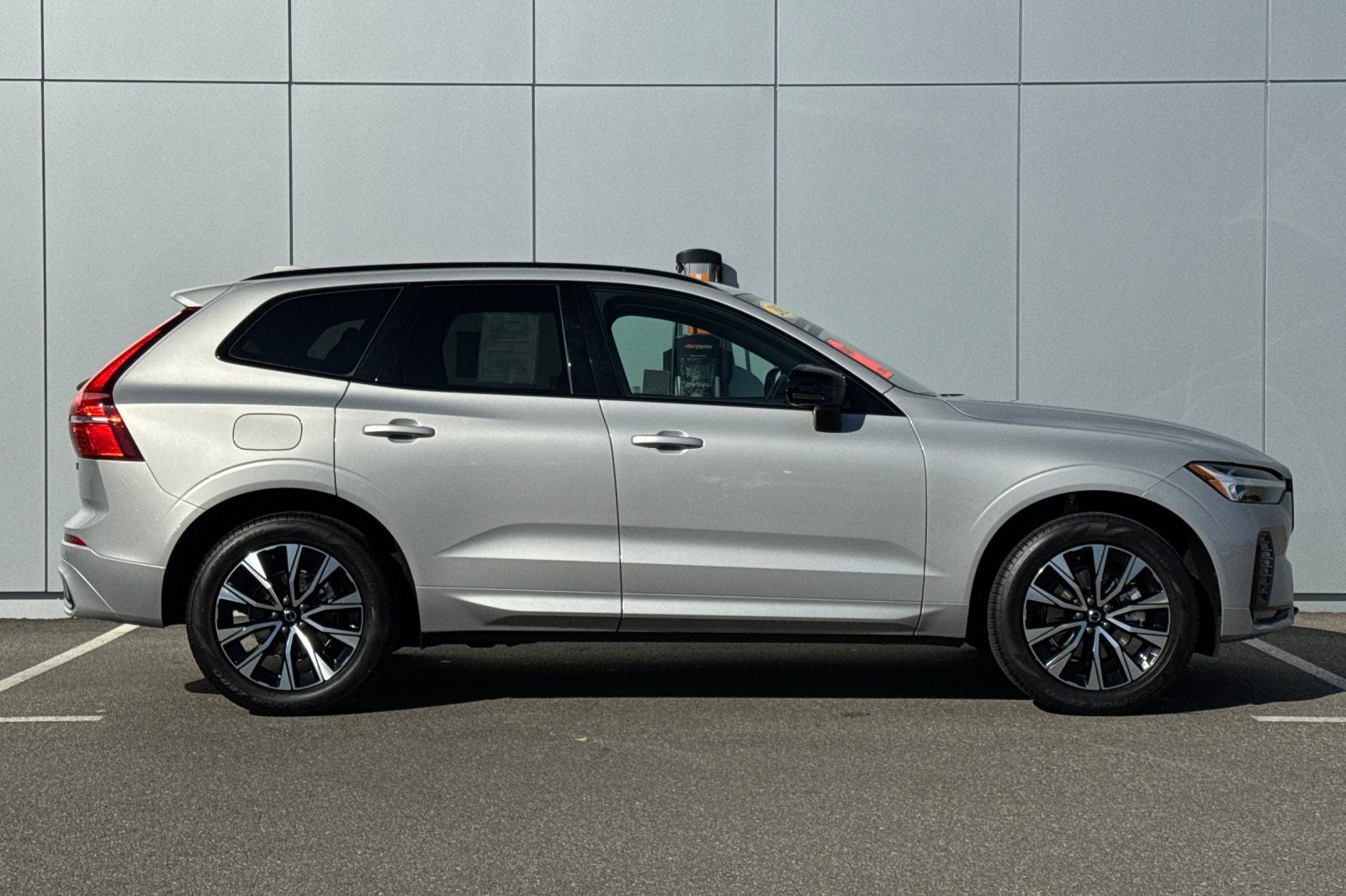 2025 Volvo XC60 B5 Core