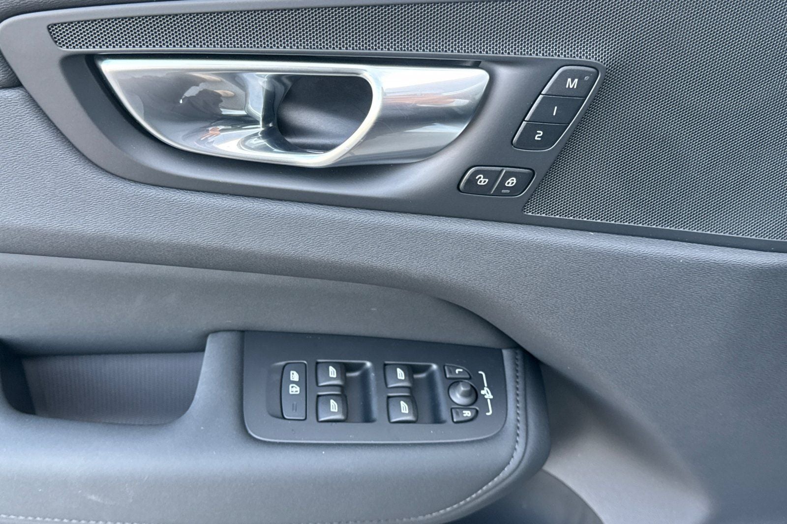 2026 Volvo XC60 B5 Core