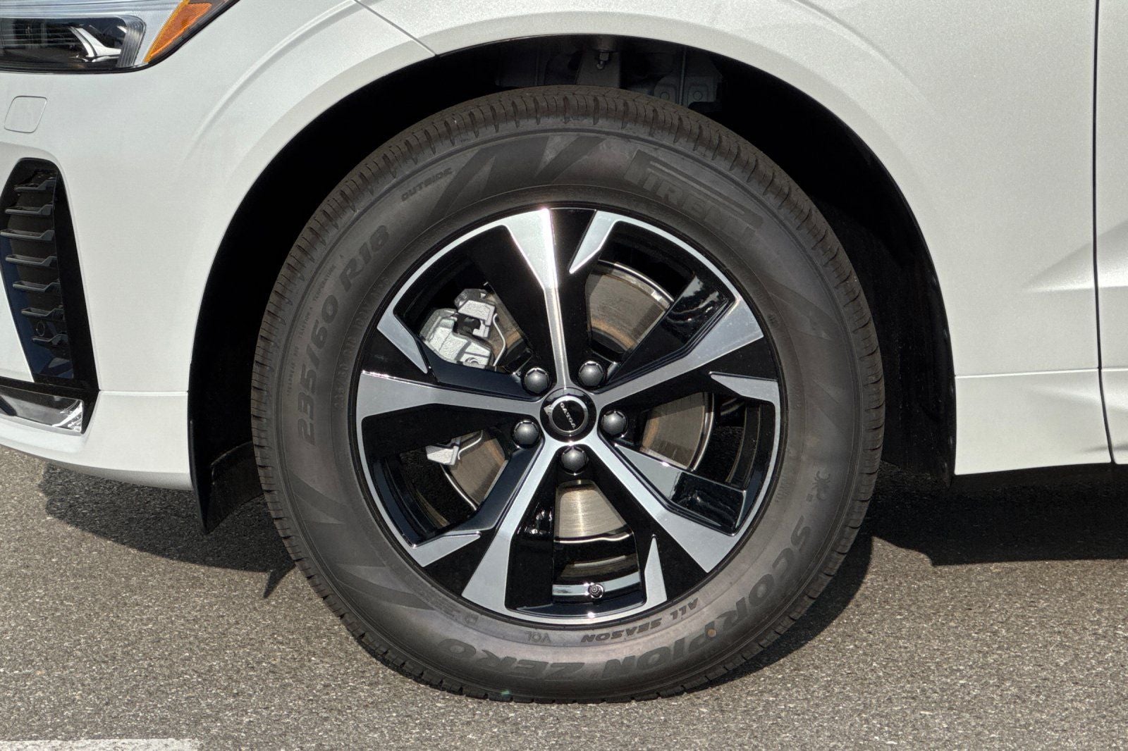 2026 Volvo XC60 B5 Core