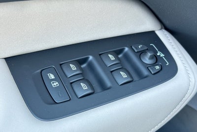 2026 Volvo XC60 B5 Core