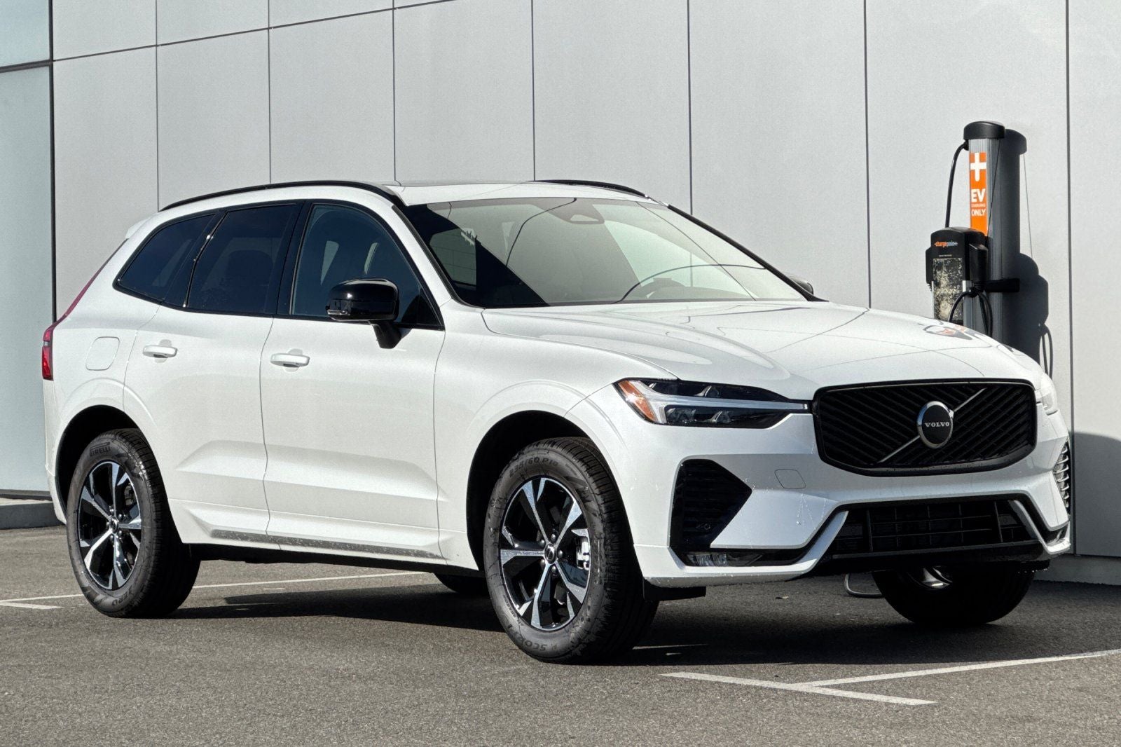 2026 Volvo XC60 B5 Core