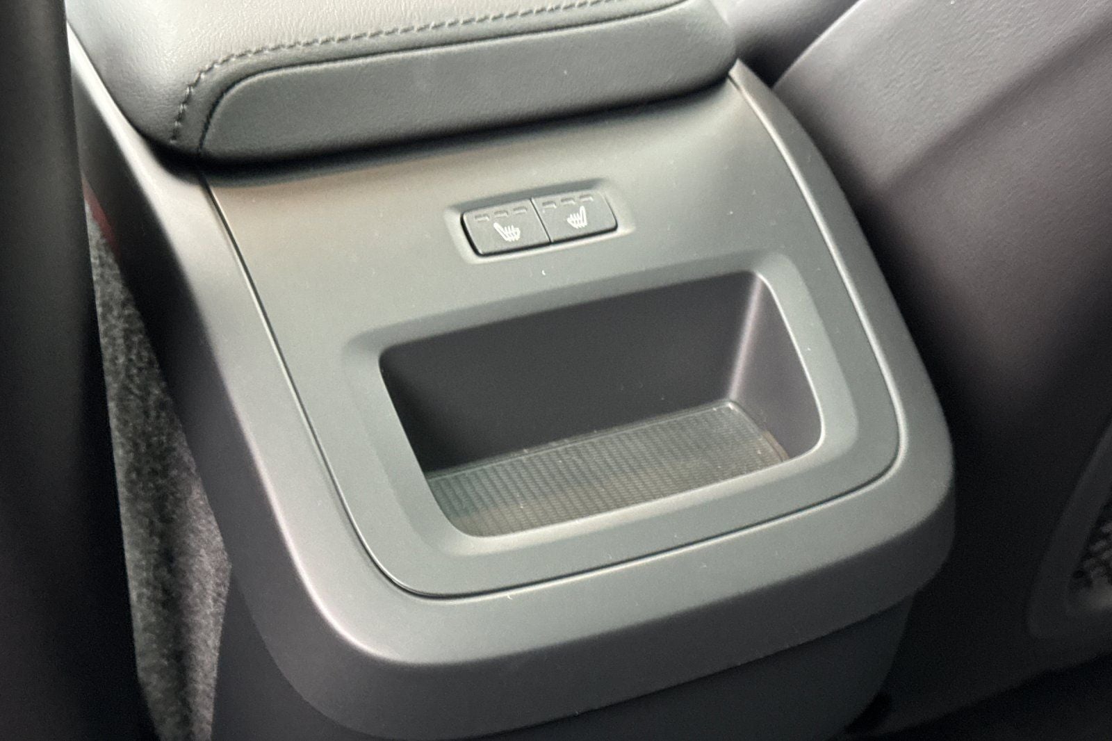 2025 Volvo XC60 B5 Core