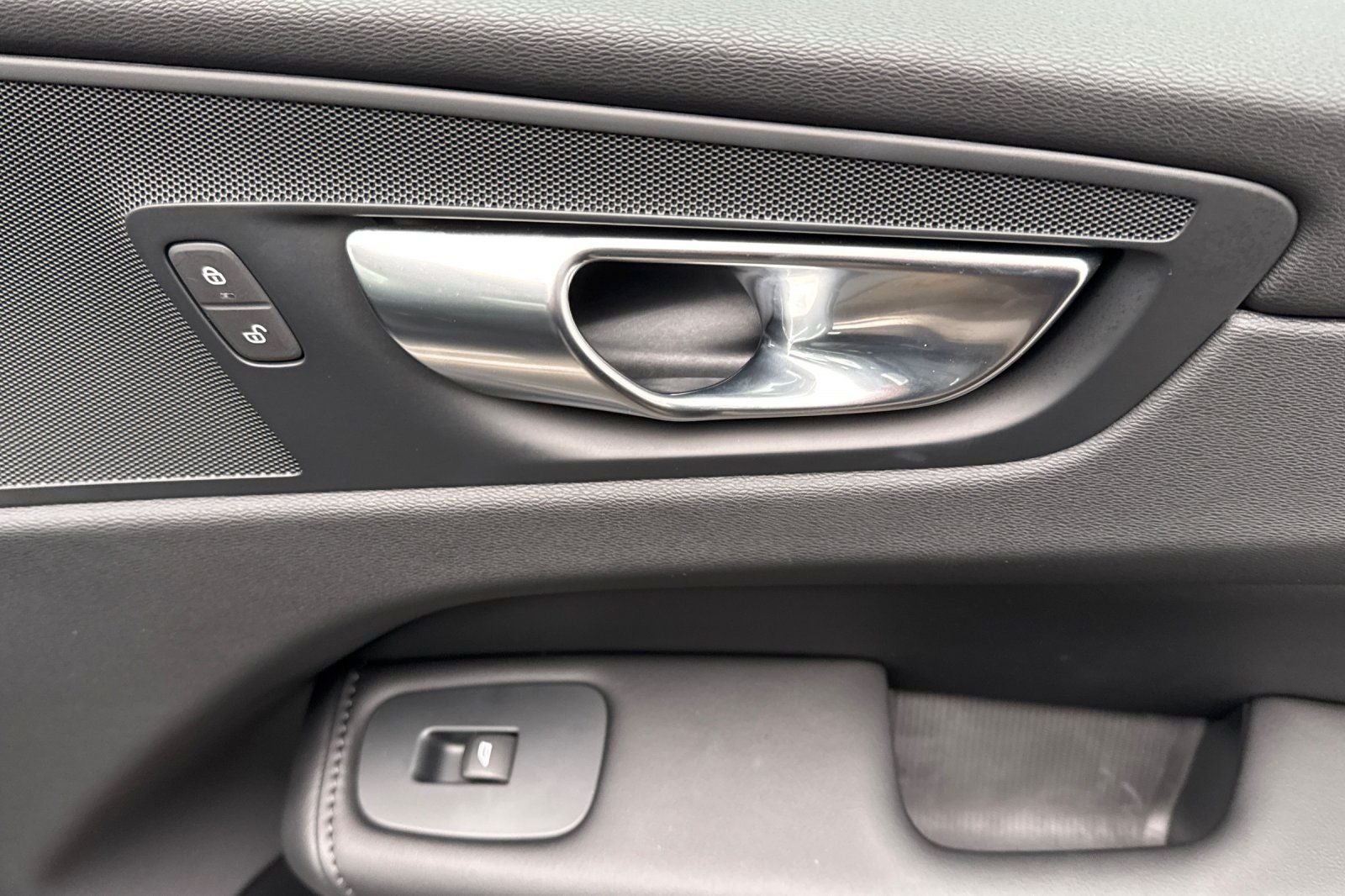 2025 Volvo XC60 B5 Core