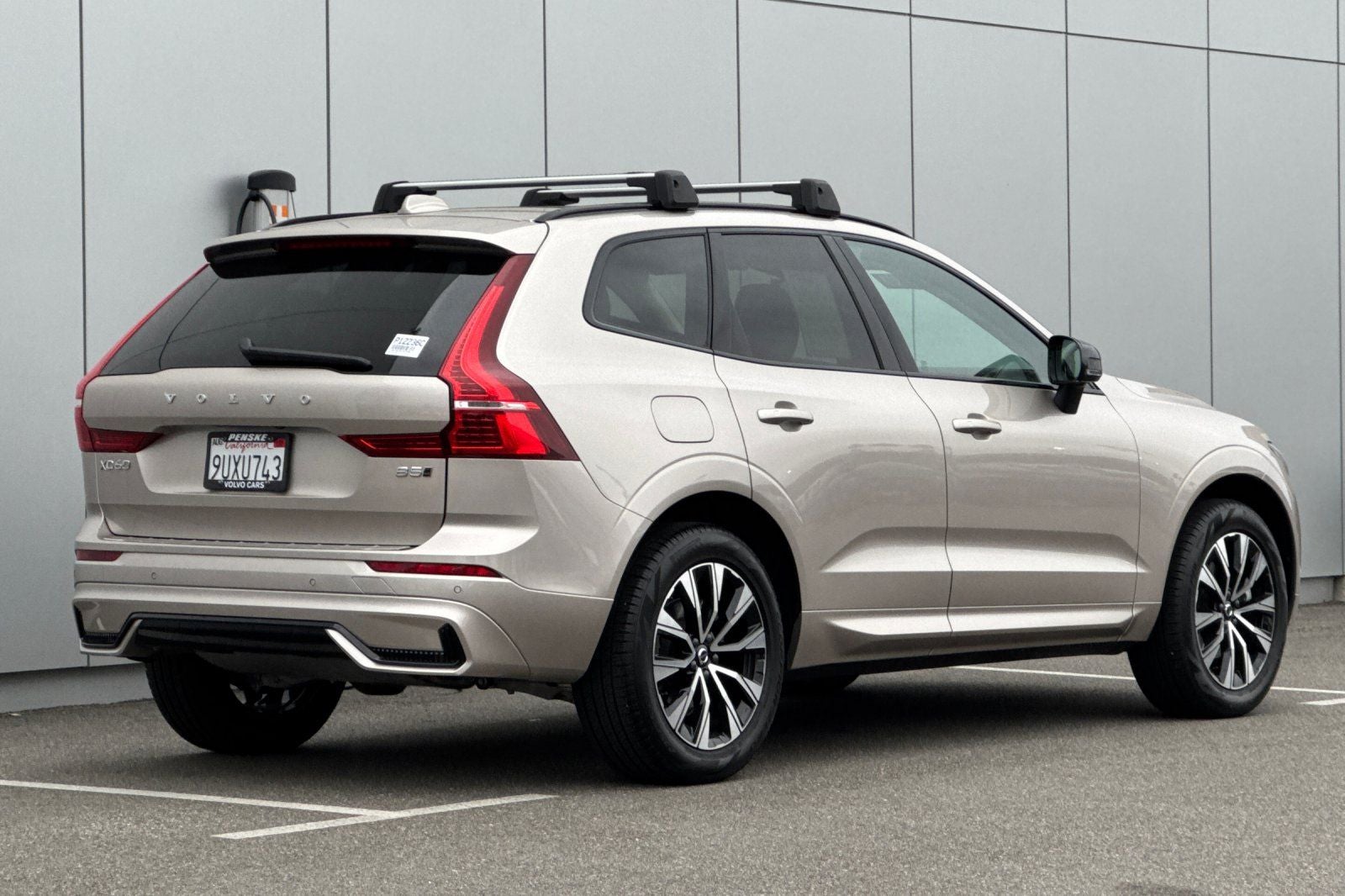 2025 Volvo XC60 B5 Core