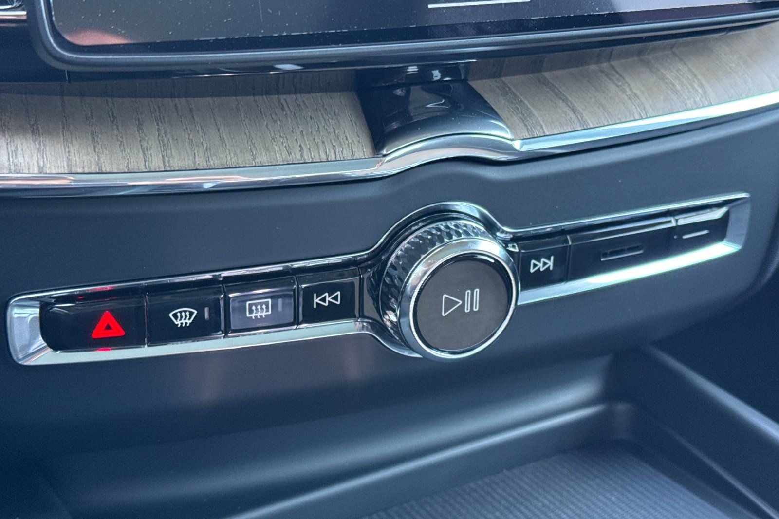 2026 Volvo XC60 B5 Core