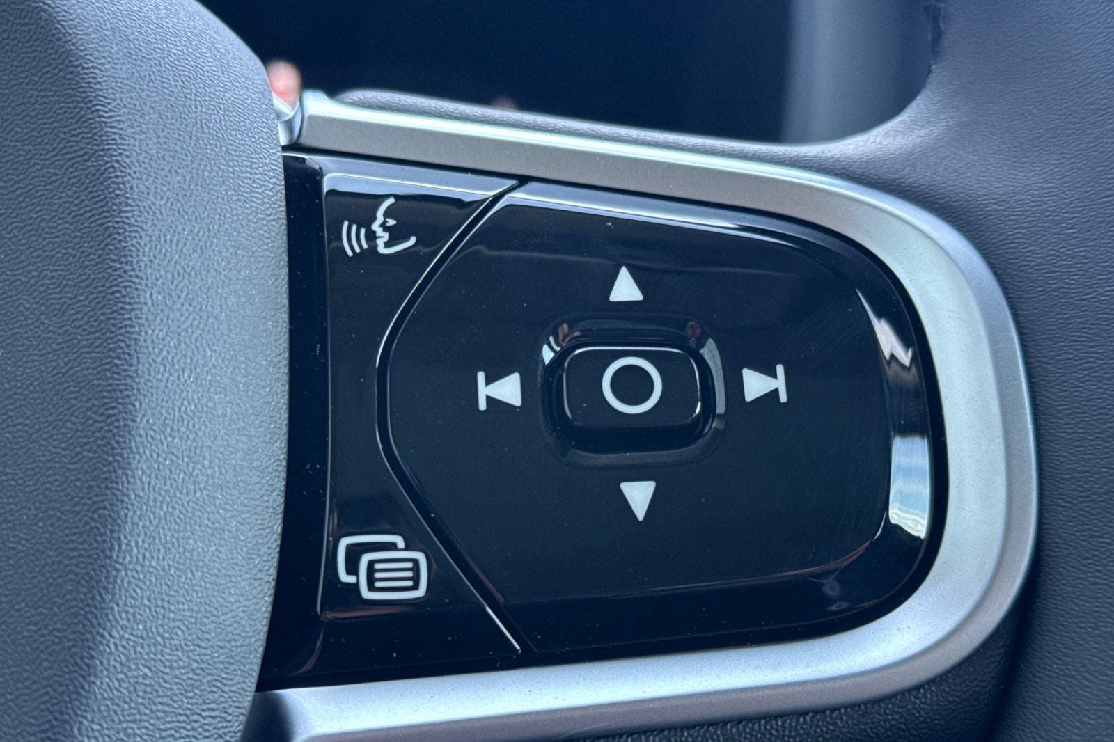 2026 Volvo XC60 B5 Core